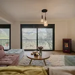 The Ridgehouse *