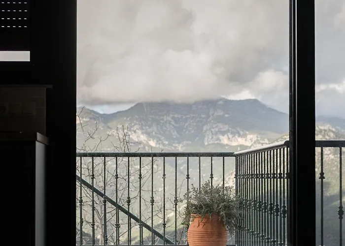 The Ridgehouse * Artemiszía